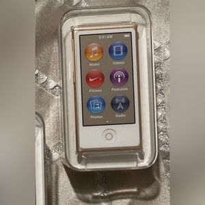 NWOT gold iPod nano 7th generation
